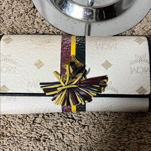 2094 MCM White and Multicolor Clutch